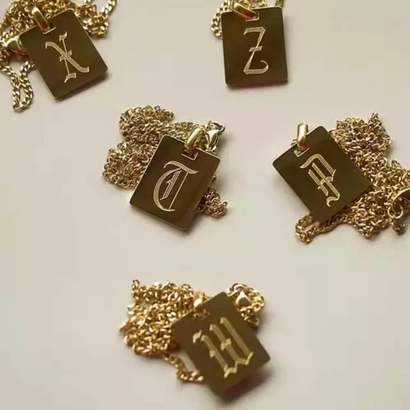 18k Gold Plated Engraved Initial Pendant Necklace - Picture 7 of 8